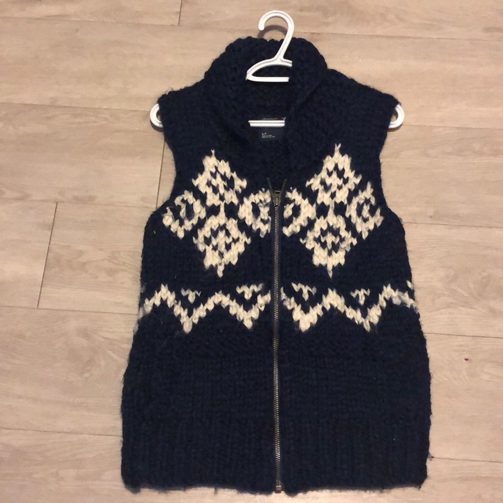 AE navy and white vest